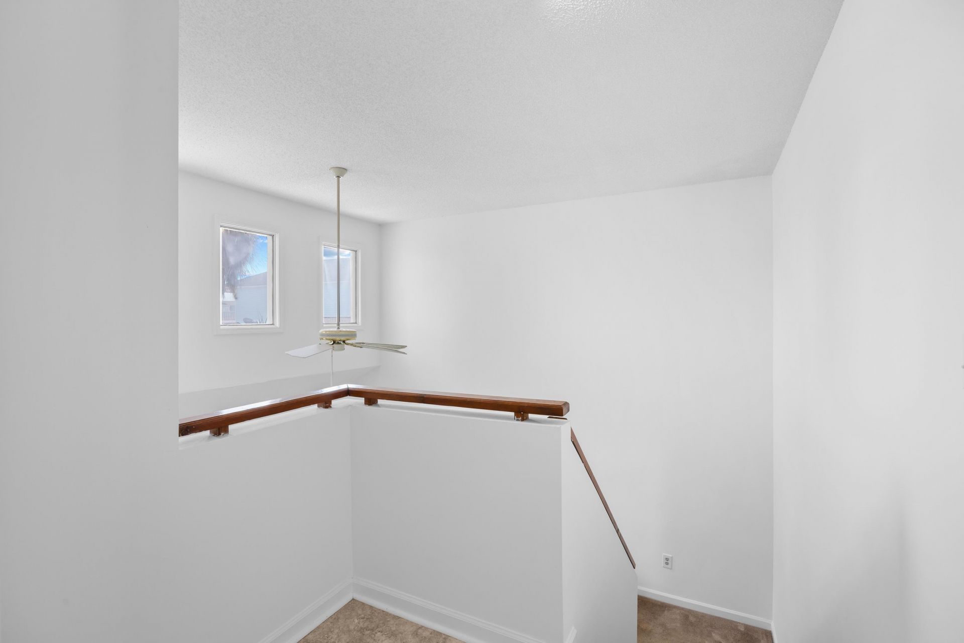 922 Perrin Dr. Photo 24