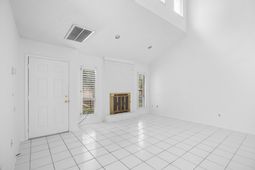 922 Perrin Dr. photo 4