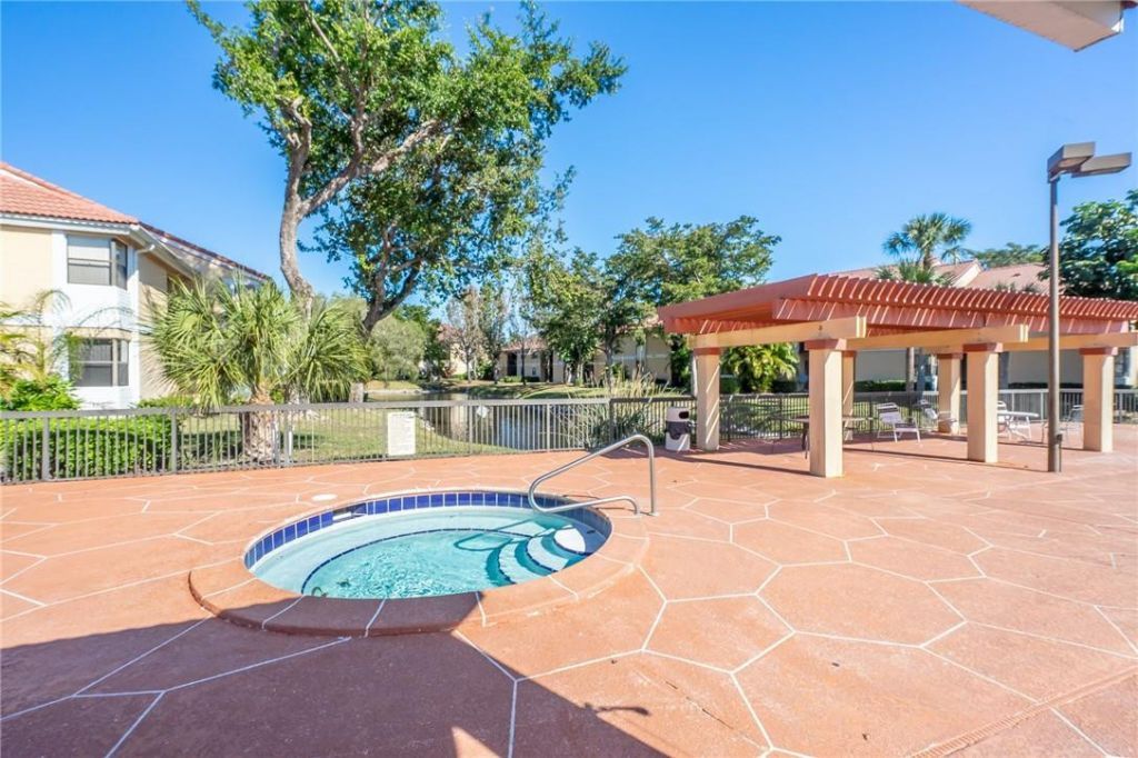 5701 Riverside Drive, Unit 106b6, Coral Springs, FL 33067 Photo