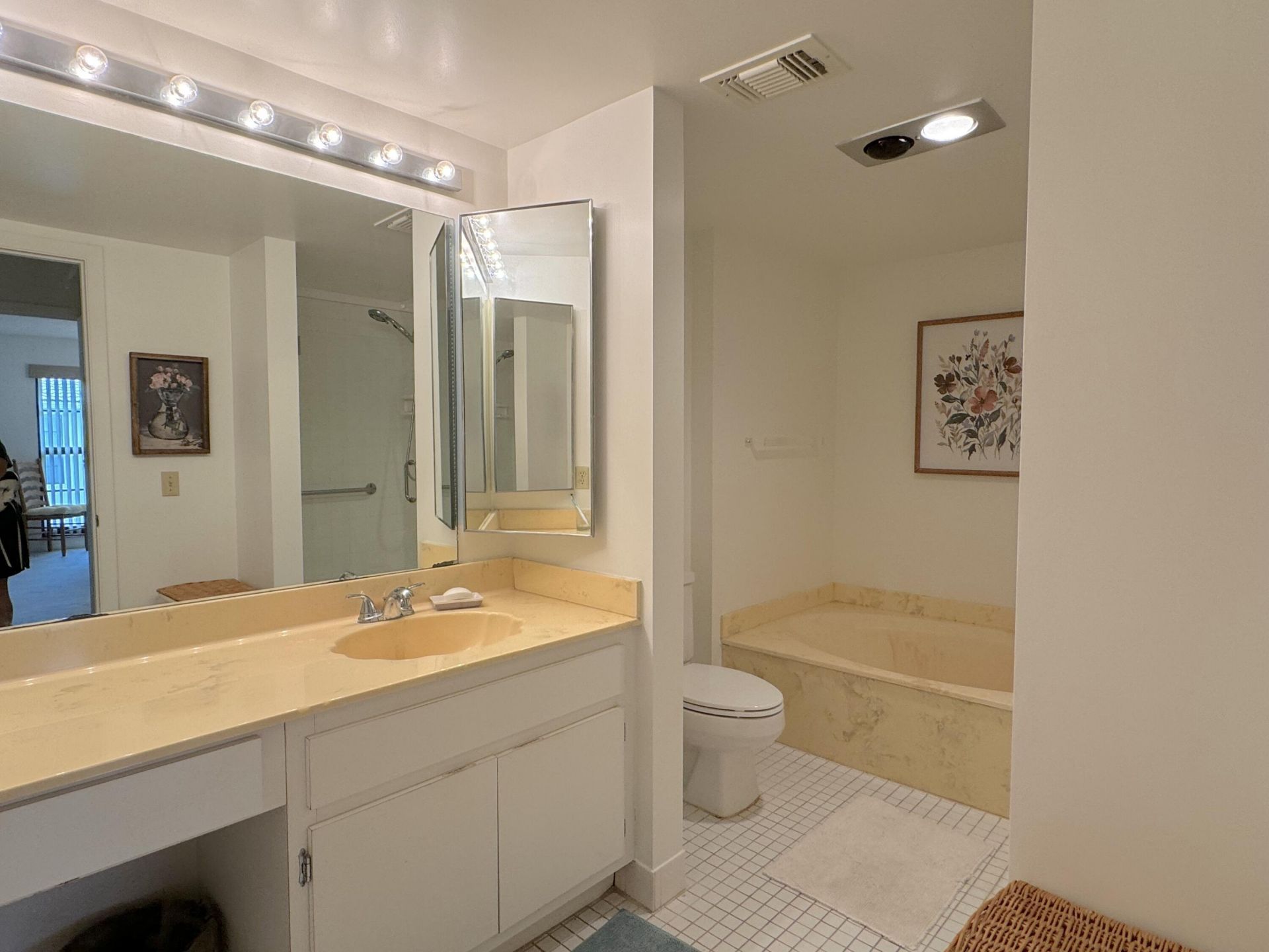 9 Stratford Drive E, Unit B, Boynton Beach, FL 33436 Photo