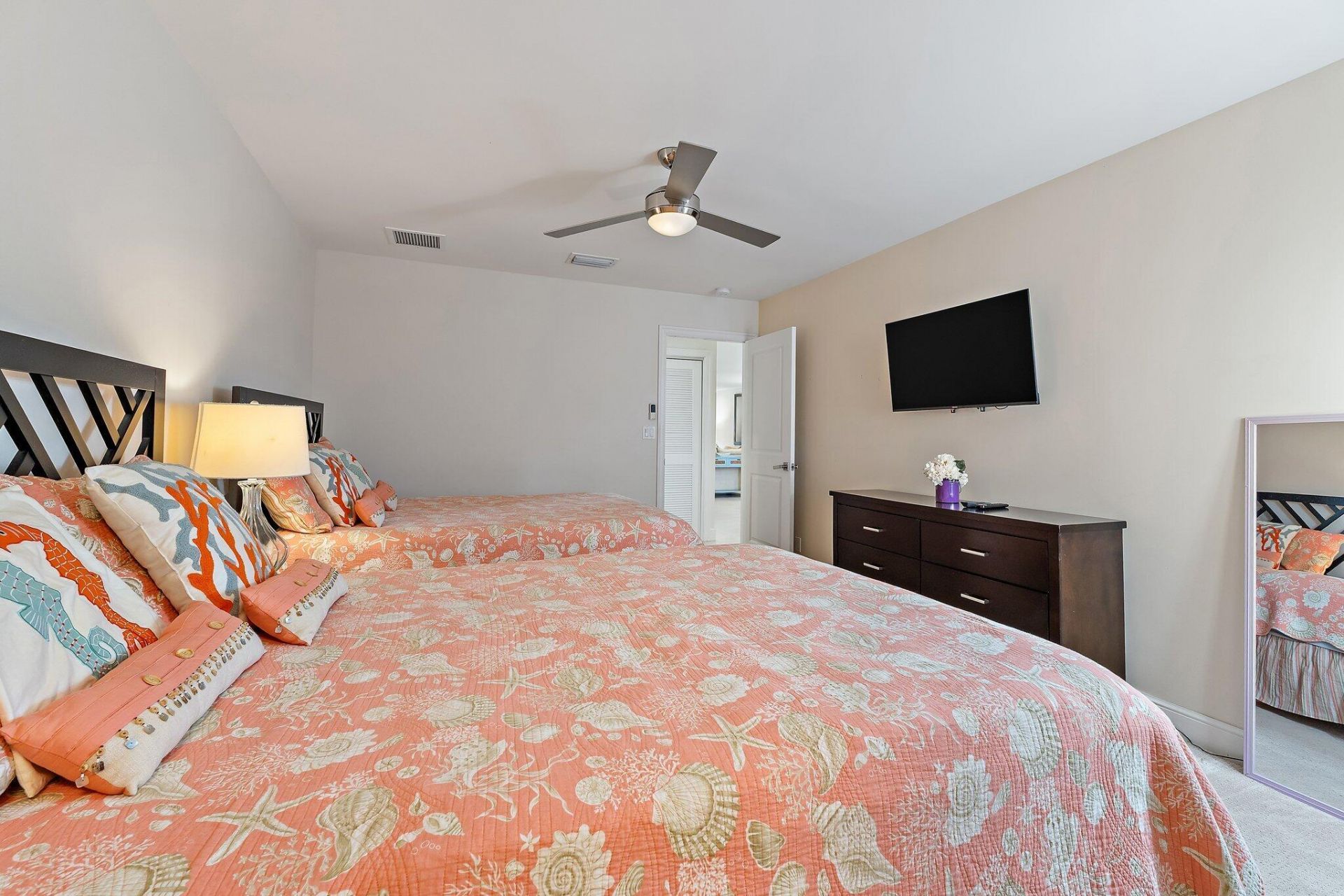 261 Old Meadow Way Way, Palm Beach Gardens, FL 33418 Photo