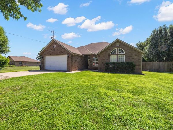 725 S Primrose Road , Lowell, AR 72745