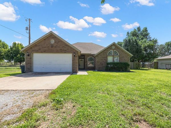725 S Primrose Road, Lowell, AR 72745