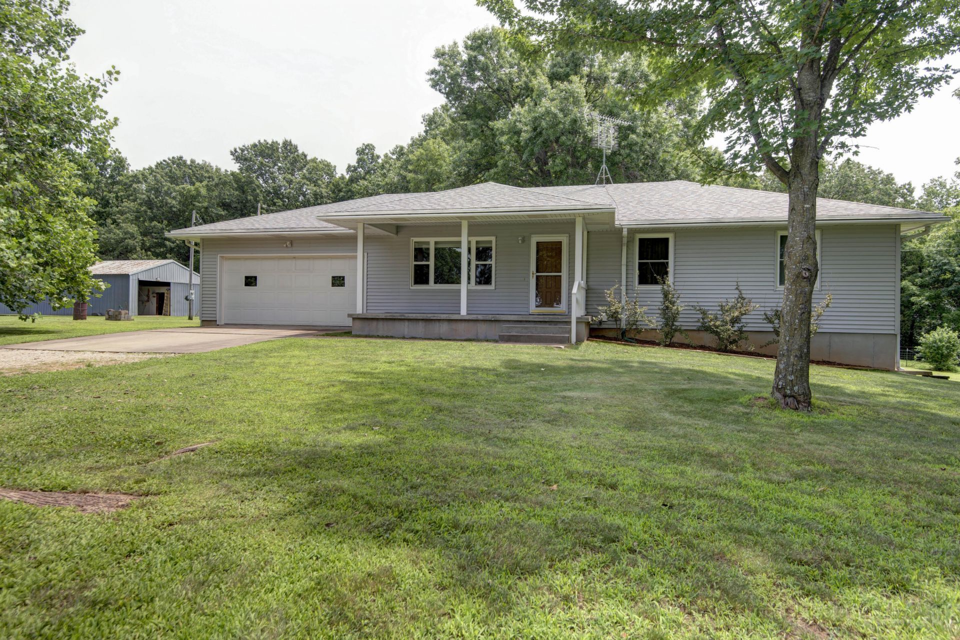 272 N State Highway 39, Greenfield, MO 65661 Main Photo