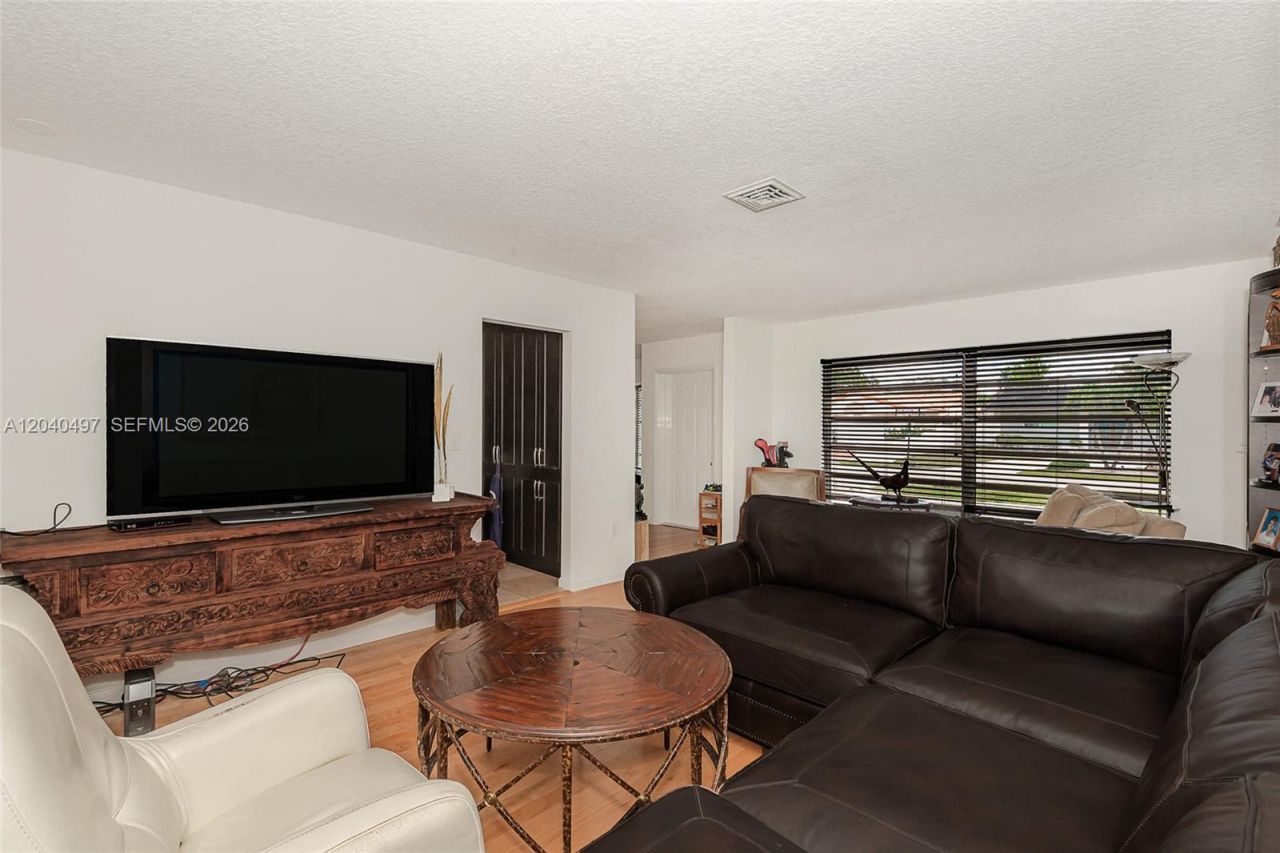 3900 N 43rd Ave , Hollywood, FL 33021 Photo