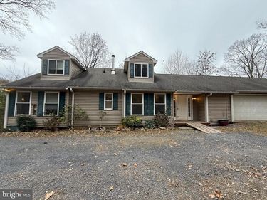 521 NORTHERN SPY DRIVE, LINDEN, VA 22642