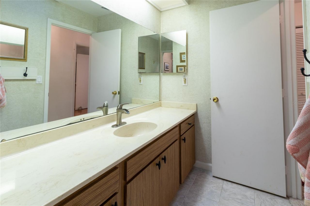 4660 La Jolla Drive, Bradenton, FL 34210 Photo