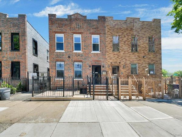 1032 Metcalf Avenue , Bronx, NY 10472