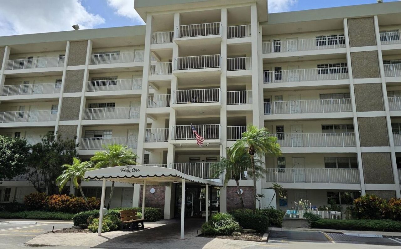 3150 N Course Lane, Unit 202, Pompano Beach, FL 33069 Photo