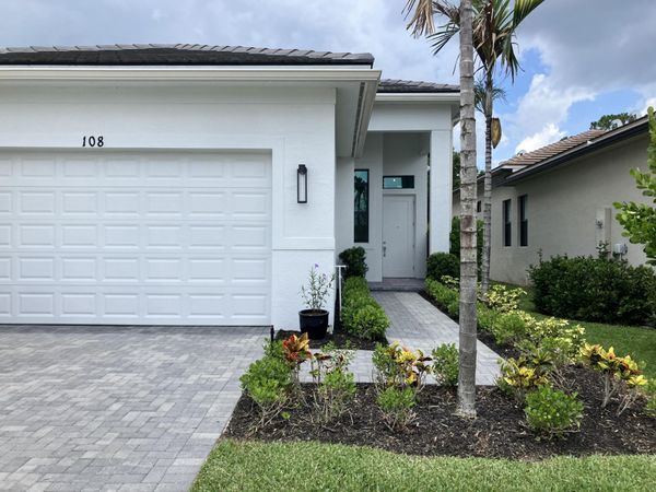 108 SE Strada Cervaro, Port St. Lucie, FL 34952