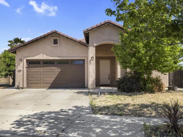 1027 Winter Lane, Patterson, CA 95363