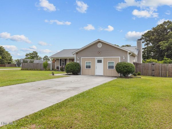 309 Parkton Drive , Richlands, NC 28574