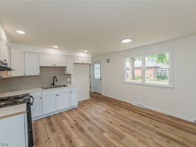 1218 W 44th Street, Lorain, OH 44053 Photo 5