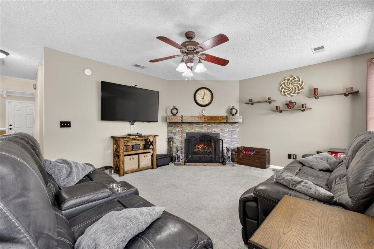 105 Warrell Circle Photo 15