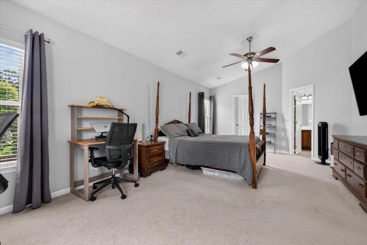 105 Warrell Circle Photo 24