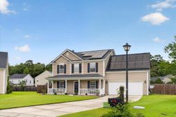 105 Warrell Circle photo 4