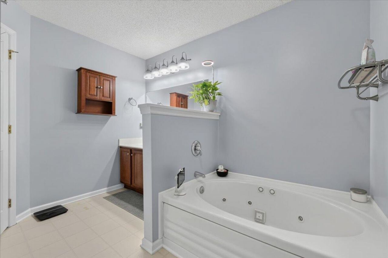 105 Warrell Circle Photo 30