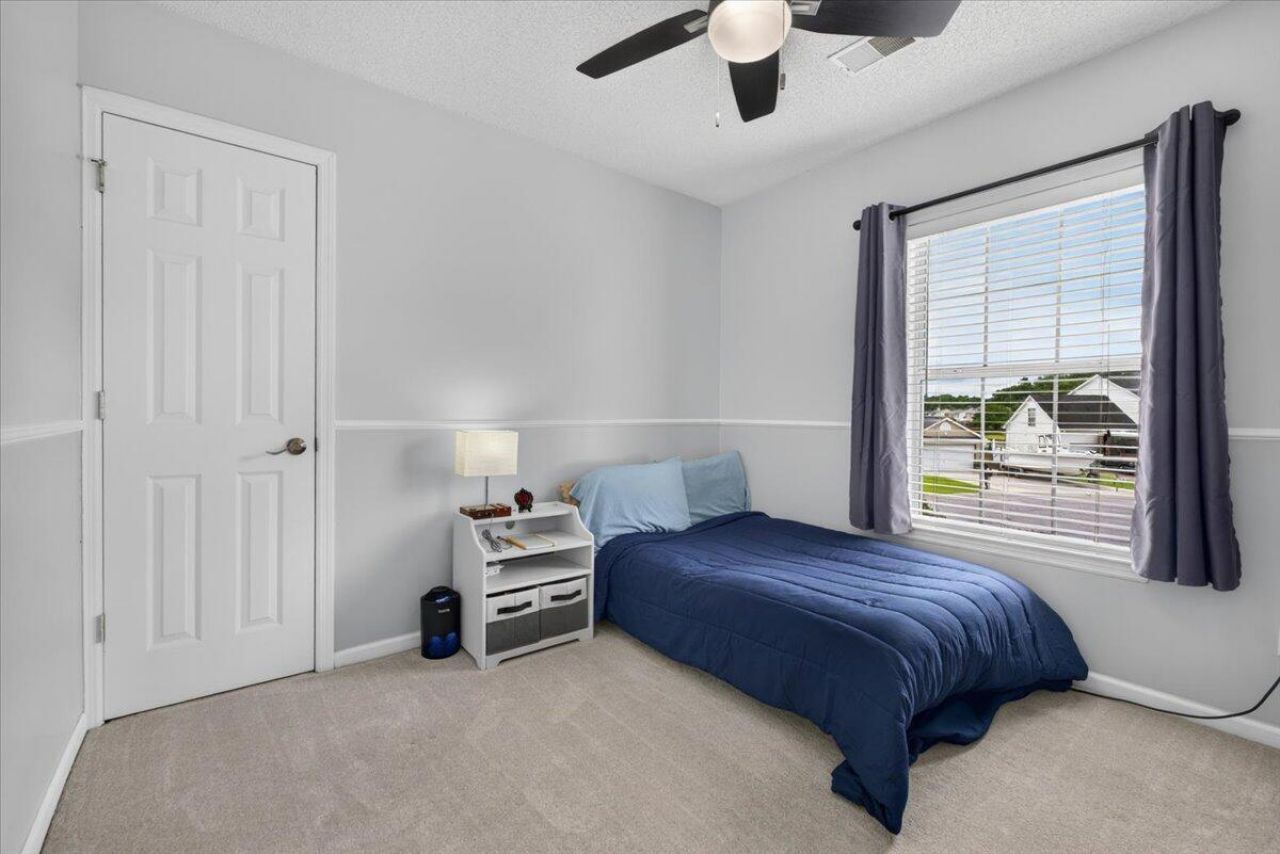 105 Warrell Circle Photo 32