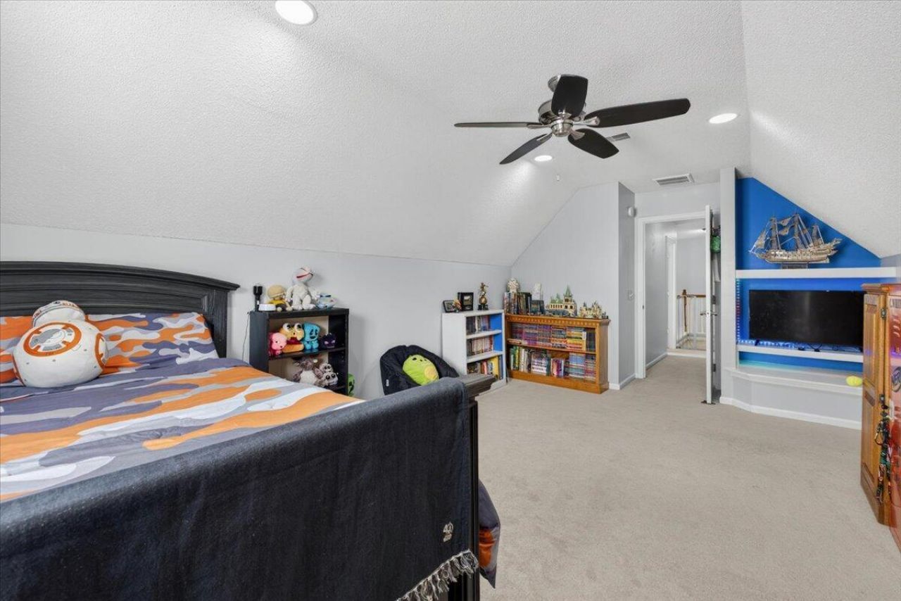 105 Warrell Circle Photo 35