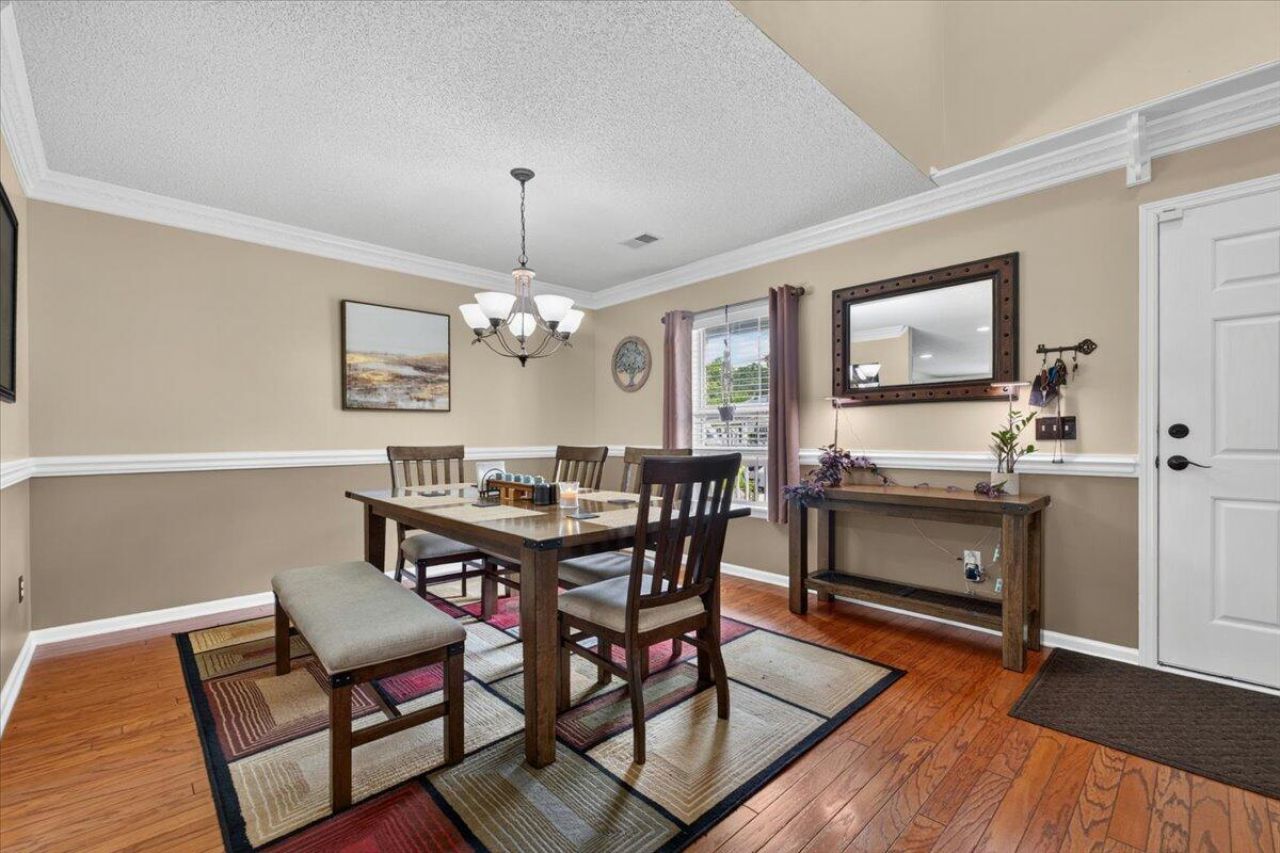 105 Warrell Circle Photo 8
