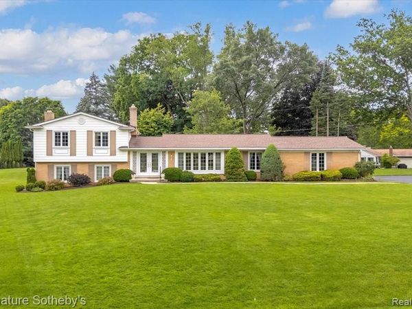 6851 Meath Hunt Circle, Troy, MI 48098