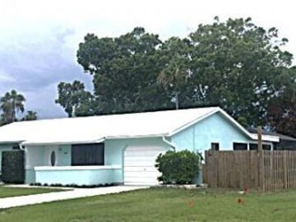 1991 SE West Dunbrooke Circle, Port St. Lucie, FL 34952