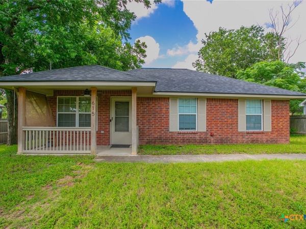 615 E 9th Avenue , Belton, TX 76513