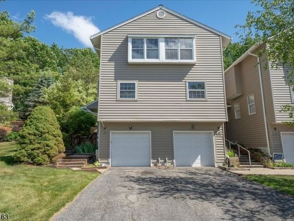 15 Rhea Run, Hampton, NJ 07860