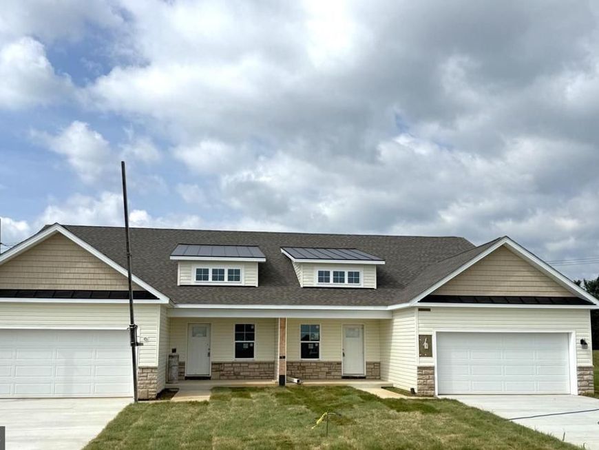 120 Barrier Reef Drive , Martinsburg, WV 25403 Main Photo
