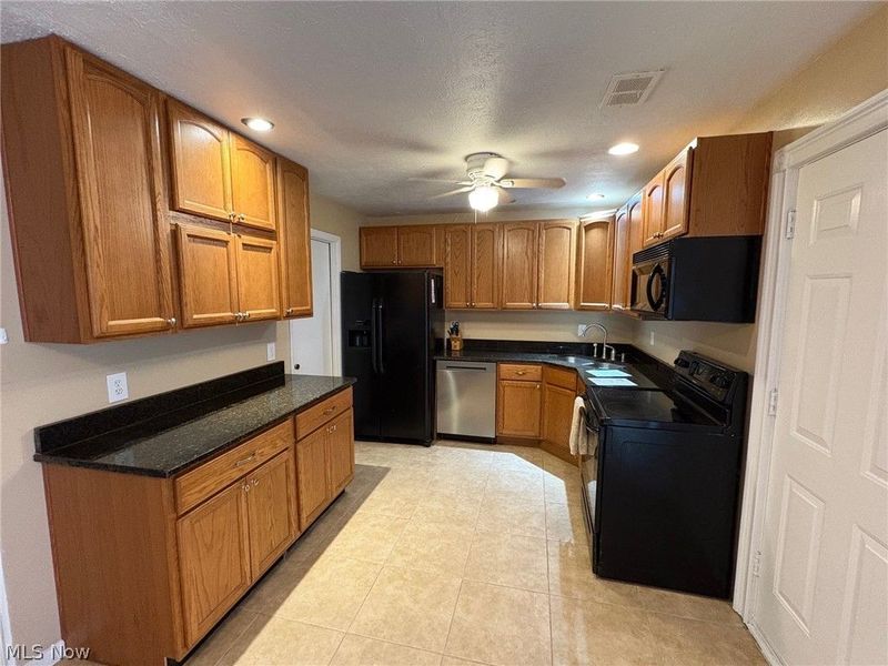 4245 Bennington Boulevard, Brunswick, OH 44212 Photo 14
