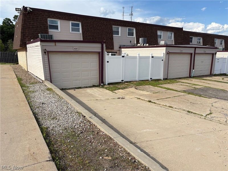 4245 Bennington Boulevard, Brunswick, OH 44212 Photo 44