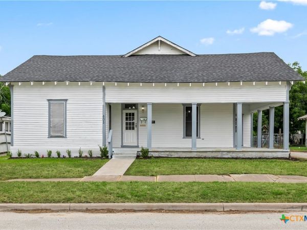 605 E Elm Street, Hillsboro, TX 76645