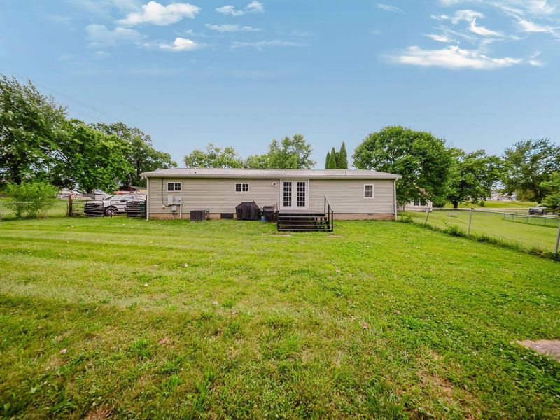 17 N East Street, New Holland, OH 43145 Photo 2