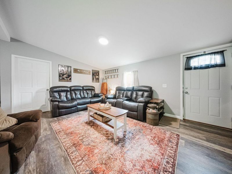 17 N East Street, New Holland, OH 43145 Photo 6