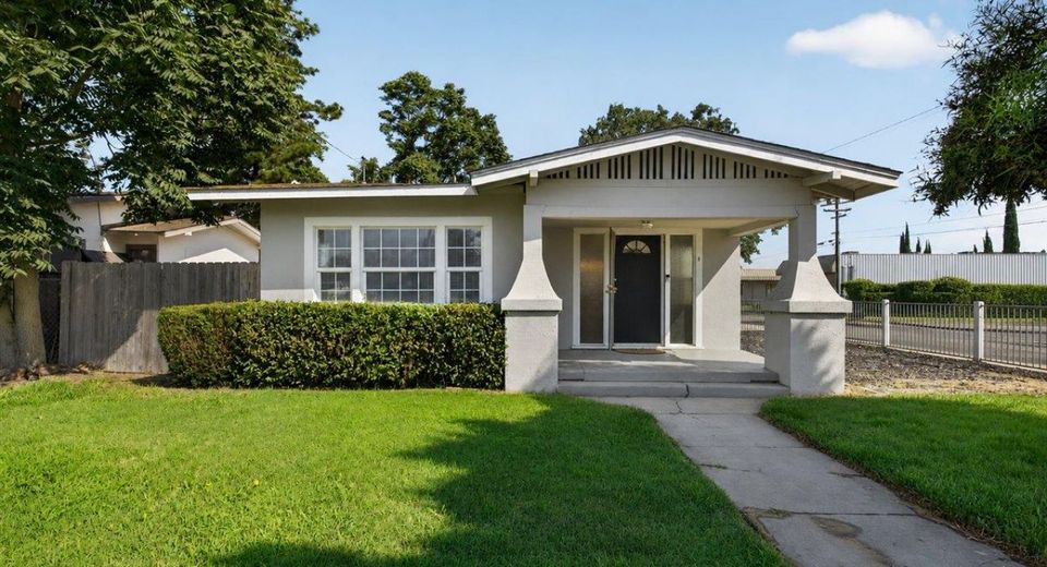530 E G St, Oakdale, CA 95361 Photo