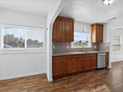 530 E G St, Oakdale, CA 95361 Photo