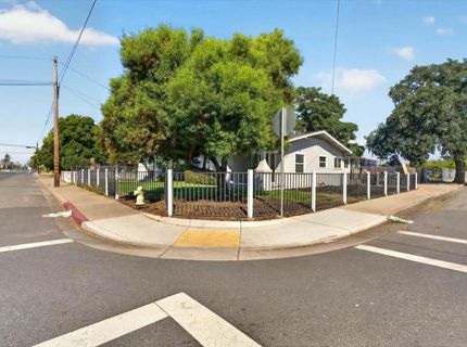 530 E G St, Oakdale, CA 95361 Photo
