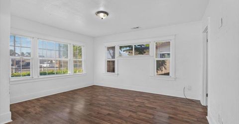 530 E G St, Oakdale, CA 95361 Photo