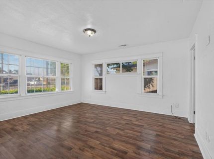 530 E G St, Oakdale, CA 95361 Photo