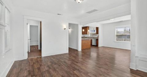 530 E G St, Oakdale, CA 95361 Photo