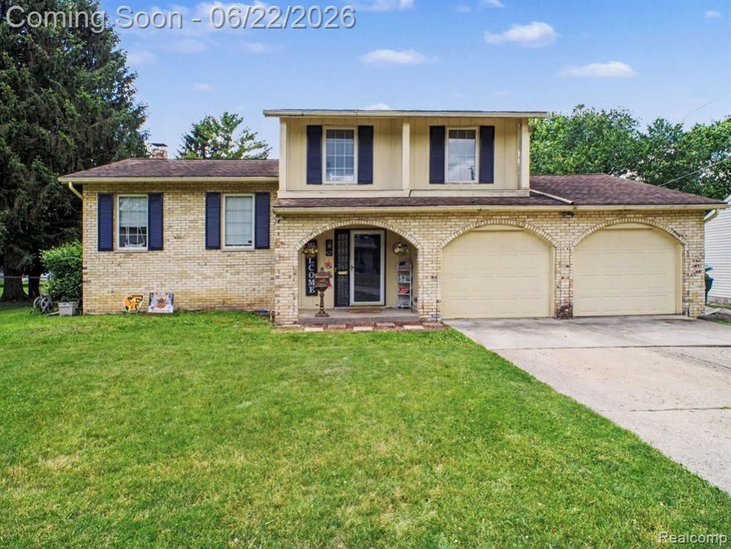 428 Carrie Drive, Flushing, MI 48433 Main Photo