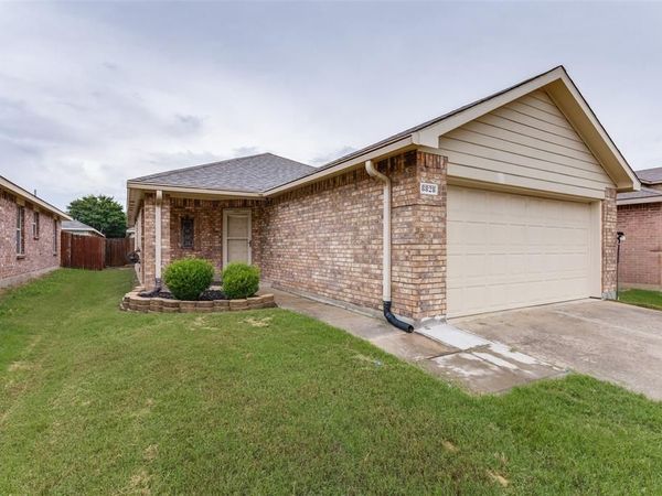 8828 Valley River Drive, Fort Worth, TX 76244