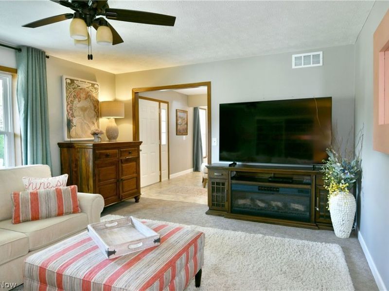 8930 Echo Lake Drive NE, Warren, OH 44484 Photo 11