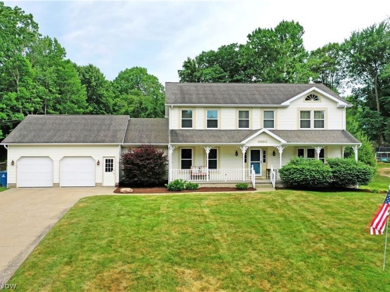 8930 Echo Lake Drive NE, Warren, OH 44484 Photo 2