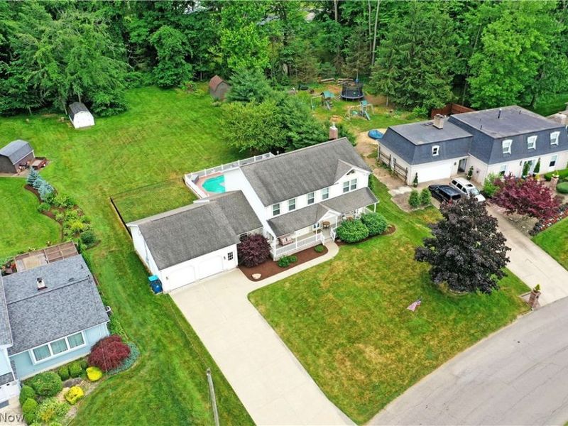 8930 Echo Lake Drive NE, Warren, OH 44484 Photo 4