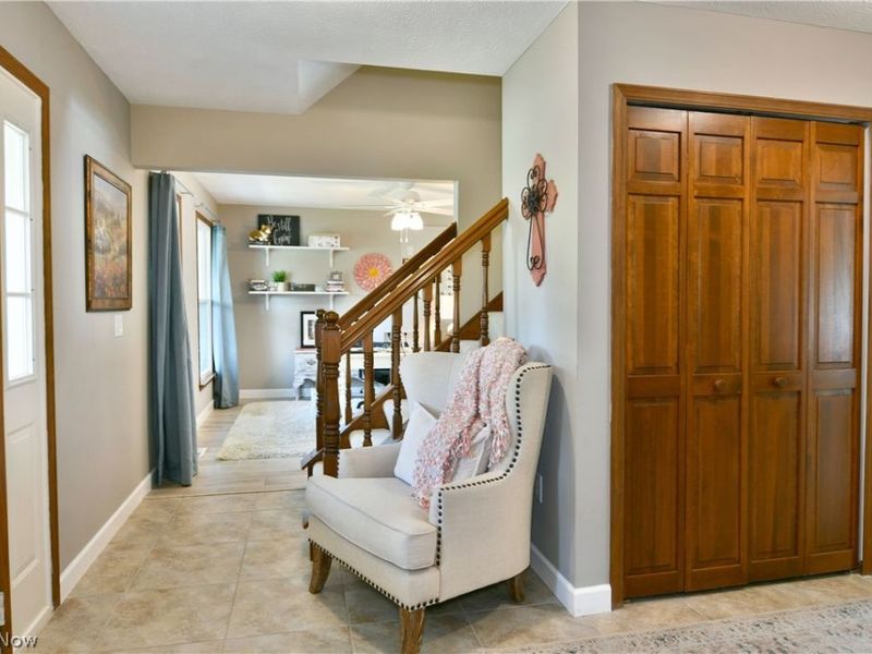 8930 Echo Lake Drive NE, Warren, OH 44484 Photo 6