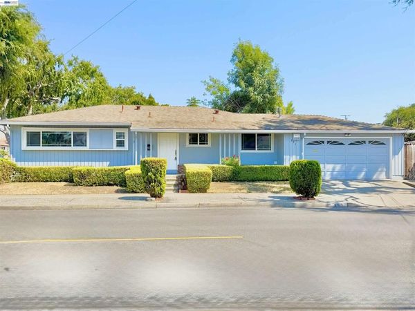 293 Fairway St, Hayward, CA 94544
