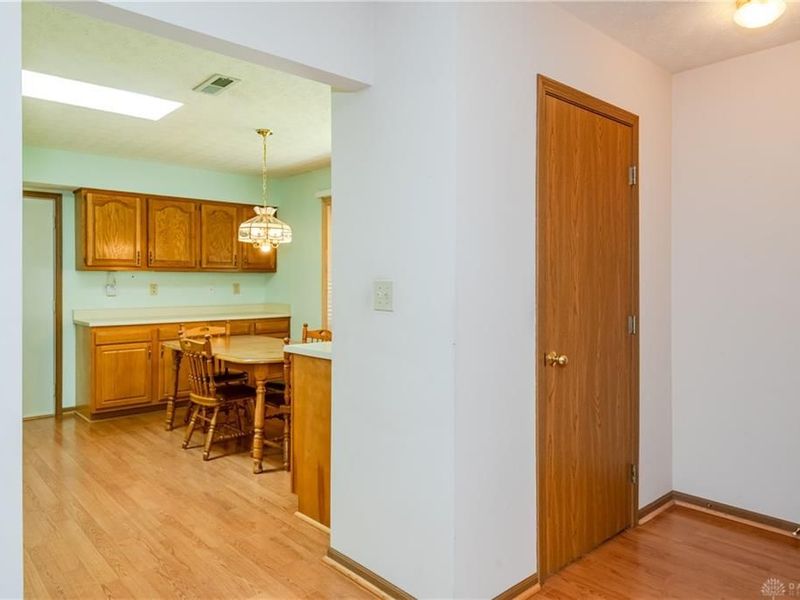 1830 Primrose Lane, Fairborn, OH 45324 Photo 8
