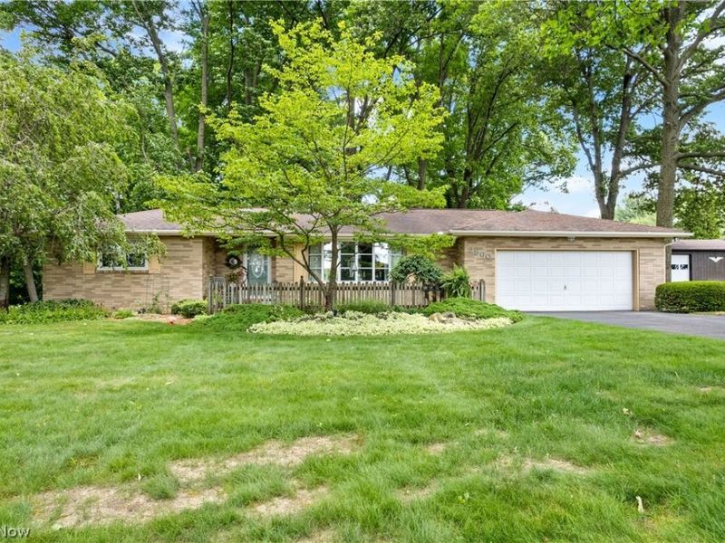 2560 Kenyon Avenue NW, Massillon, OH 44647 Photo 3