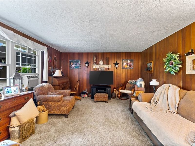 2560 Kenyon Avenue NW, Massillon, OH 44647 Photo 5